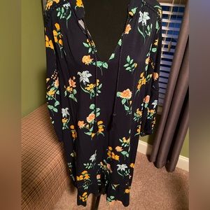 Crown and Ivy dress. Like new. Size xl. Navy and gold. Fabric is rayon. $10